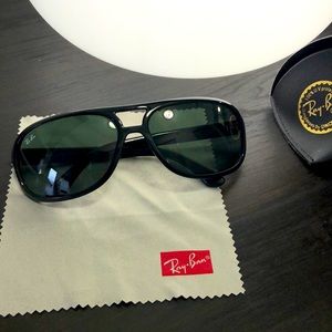 Ray-Ban RB4124